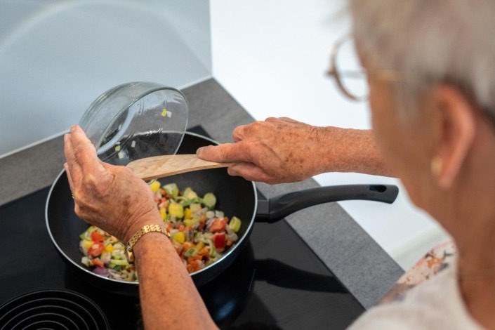 Strakke betonlook keuken