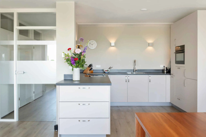 Moderne keuken Hardenberg met vaatwasser op hoogte | Keukenprins