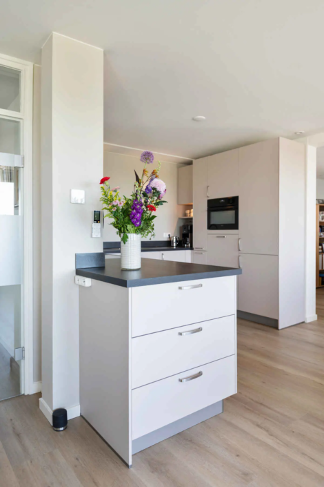 Moderne keuken Hardenberg met vaatwasser op hoogte | Keukenprins