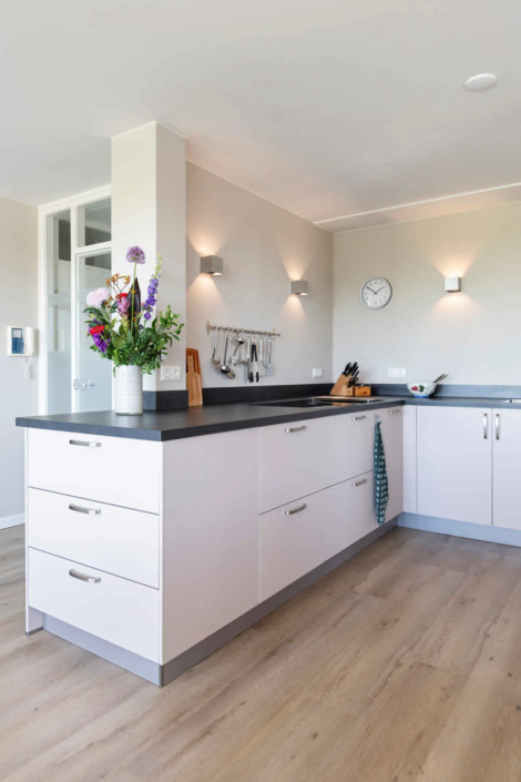 Moderne keuken Hardenberg met vaatwasser op hoogte | Keukenprins