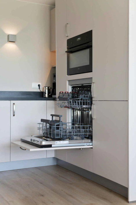 Moderne keuken Hardenberg met vaatwasser op hoogte | Keukenprins