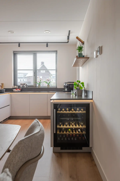 Bekijk deze keuken in Hardenberg en lees hoe Henk en Else kozen voor comfort en ruimte | Keukenprins