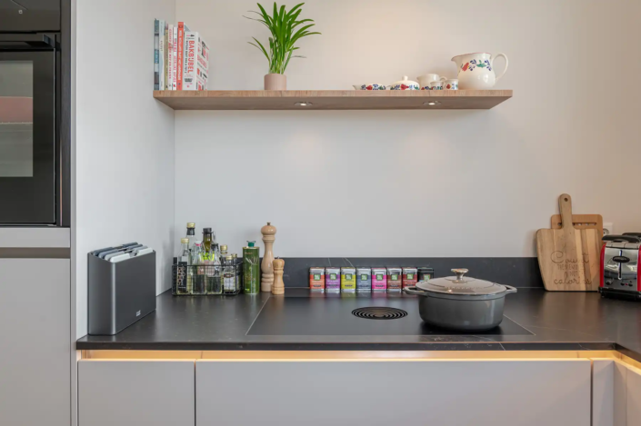 Bekijk deze keuken in Hardenberg en lees hoe Henk en Else kozen voor comfort en ruimte | Keukenprins